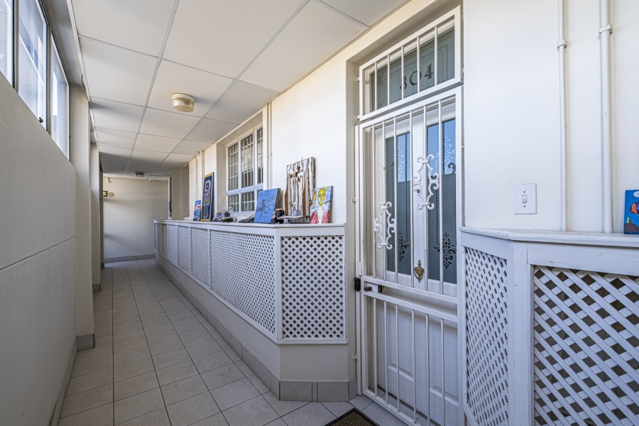 2 Bedroom Property for Sale in Summerstrand Eastern Cape